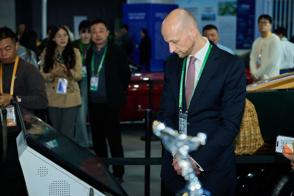 The Peninsula Otelleri, Çin Uluslararası İthalat Fuarı'nda Gelecek Planlarını Sergiliyor