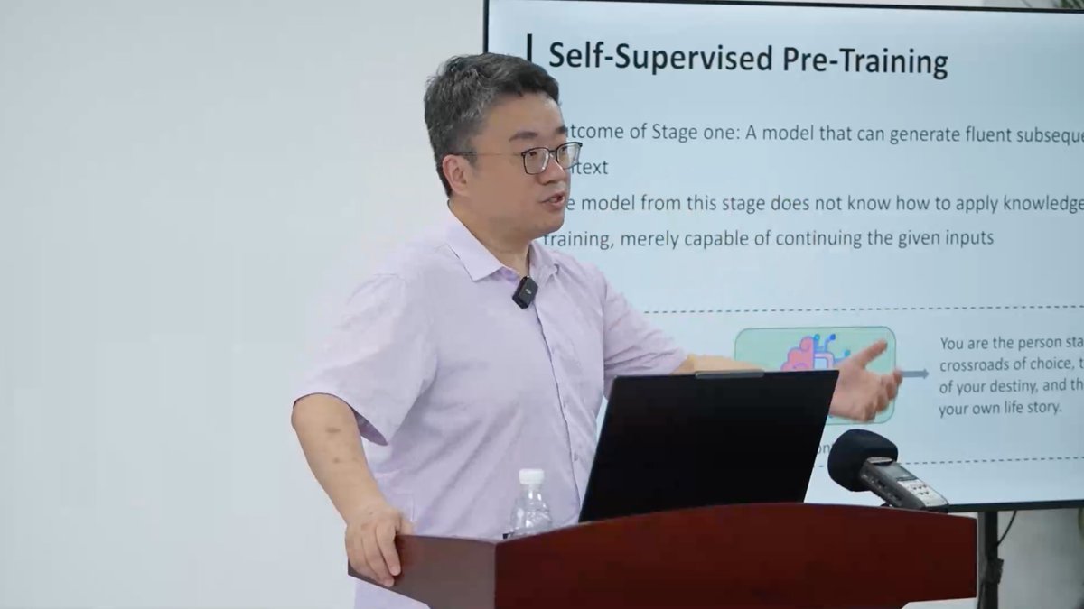 Tsinghua Üniversitesi'nde Prof. Liu'dan Yapay Zeka Odaklı Etkili İletişim Dersi