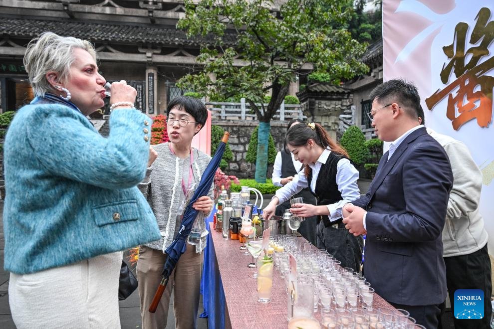 Guizhou'da Geleneksel Likör Üretimi Yapay Zeka ile Buluşuyor