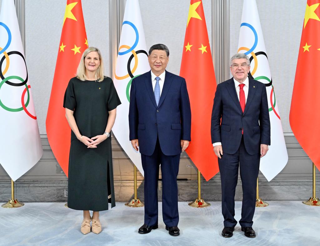 Çin Lideri Xi Jinping, IOC Başkanı Coventry ve Onursal Yaşam Başkanı Bach ile Görüştü