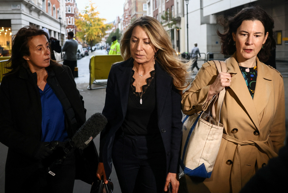 BBC Üst Düzey İstifaları: Trump Belgeseli Tartışması Sonrası Değişim