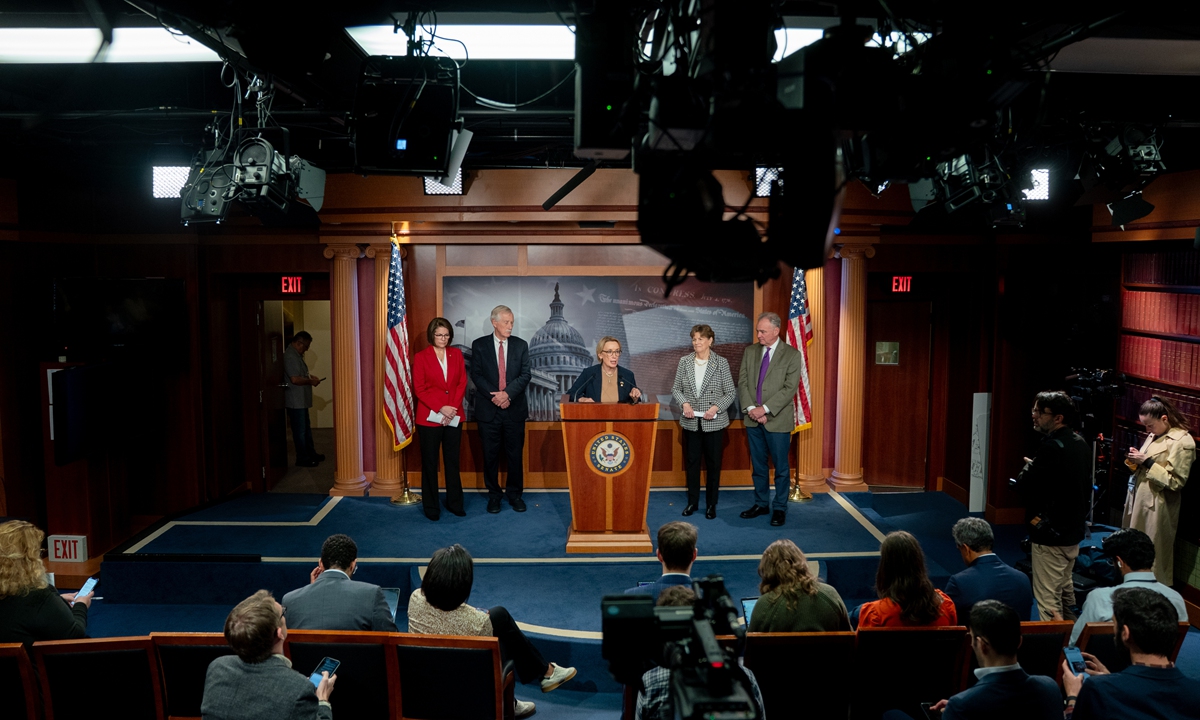 ABD'de Tarihi Hükümet Kapatmasında Uzlaşma Sinyalleri