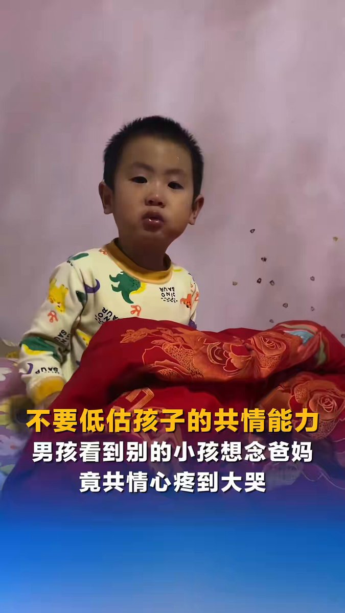 Küçük Çocuğun Ekran Karşısında Gösterdiği Empati Duygusal Anlar Yaşattı