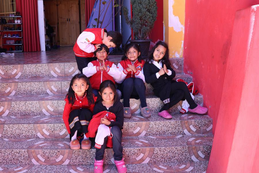 Bolivya'da Bir Kültür Köprüsü: Sariri Okulu Aymara ve Çin Değerlerini Buluşturuyor