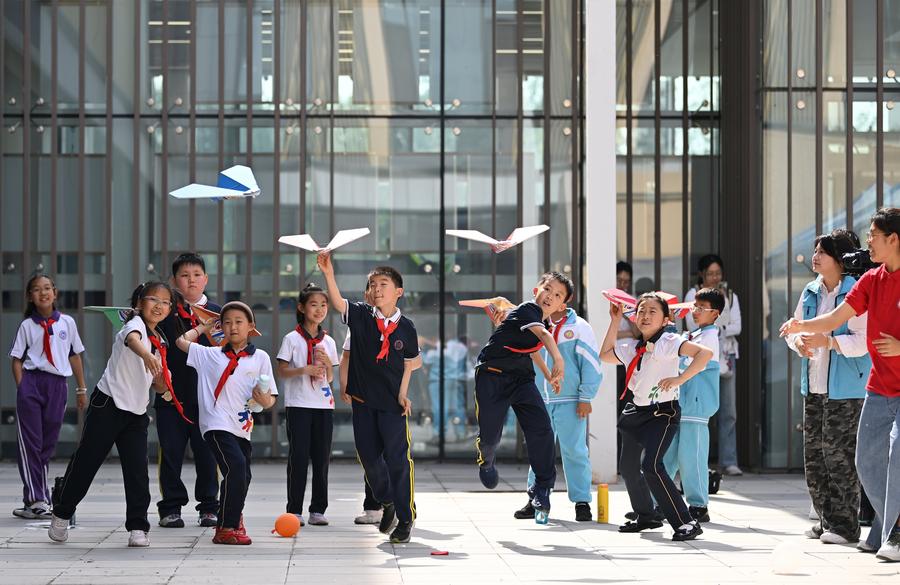 Çin'de İlkokul ve Ortaokul Öğrencilerinin Ruh Sağlığı için Yeni Önlemler