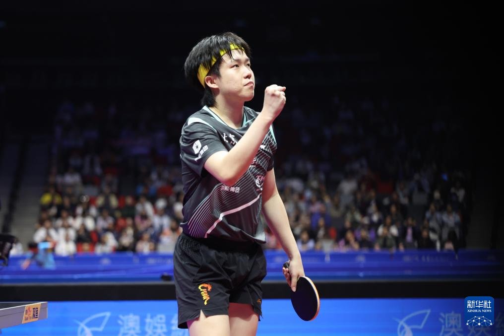 Wang Chuqin, Fan Zhendong ile Yarı Finalde Karşılaşmaya Hazırlanıyor