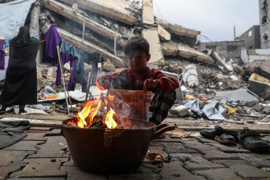 Gazze'deki Sel Felaketi Binlerce Aileyi Etkiledi: İnsani Yardım Çalışmaları Başlatıldı