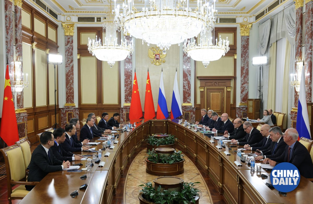 Çin ve Rusya Liderleri SCO Zirvesi'nde Bir Araya Geldi