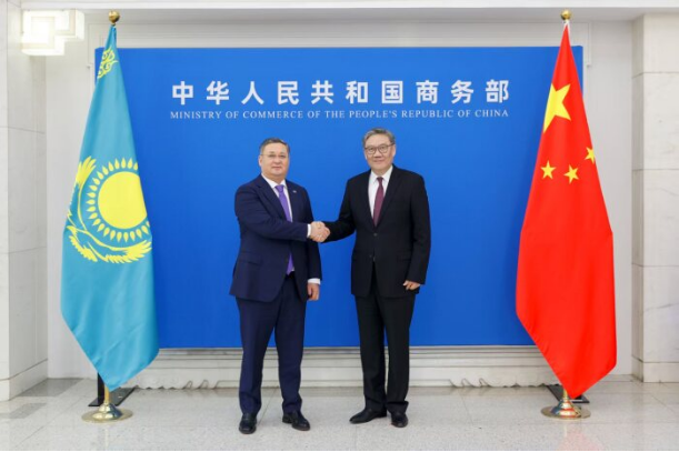 Çin ve Kazakistan Ekonomik İş Birliğini Geliştirmek İçin Mutabakatı Güçlendiriyor