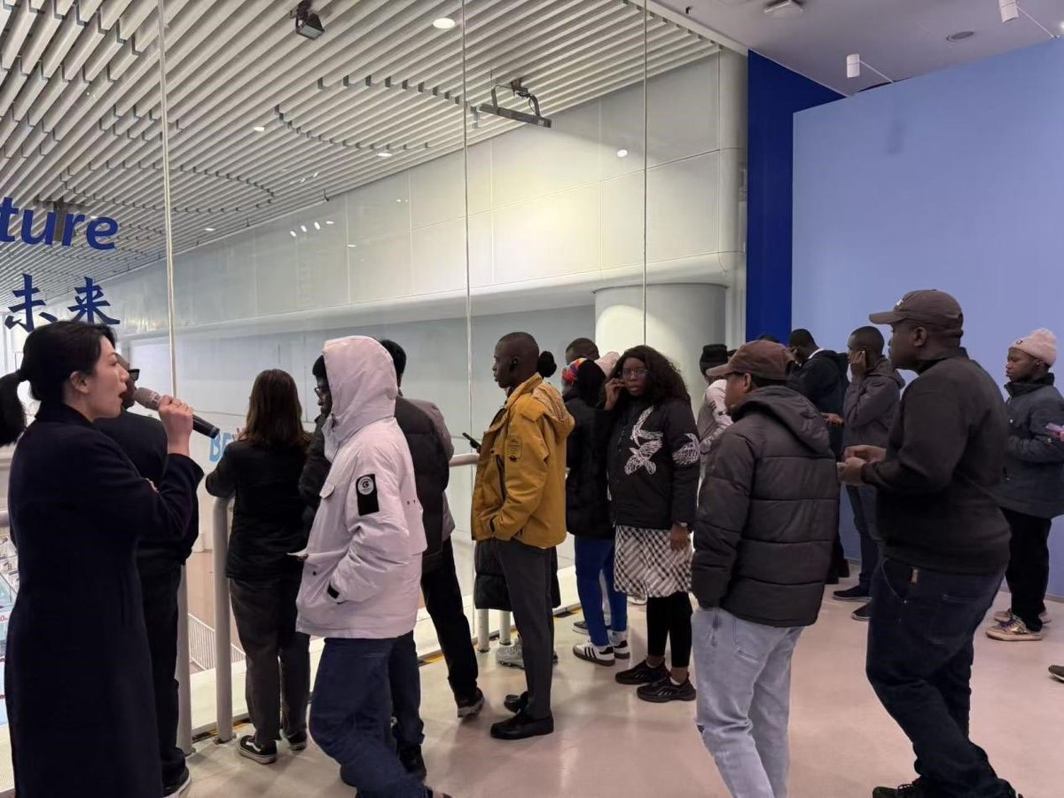 Uluslararası Medya Mensupları Beijing'deki Olimpik Tesisi Ziyaret Etti