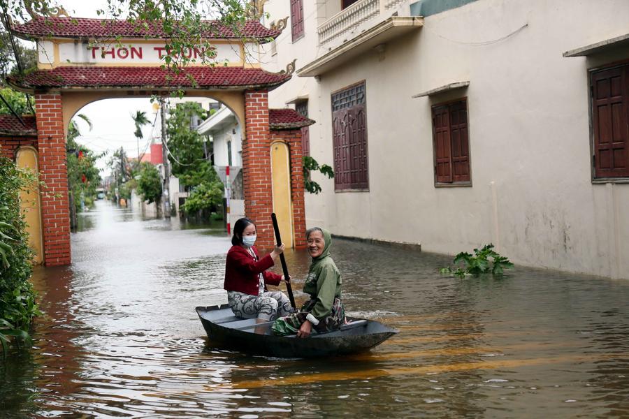 Orta Vietnam'da Şiddetli Yağışların Yol Açtığı Sel ve Toprak Kaymasında 7 Kişi Hayatını Kaybetti