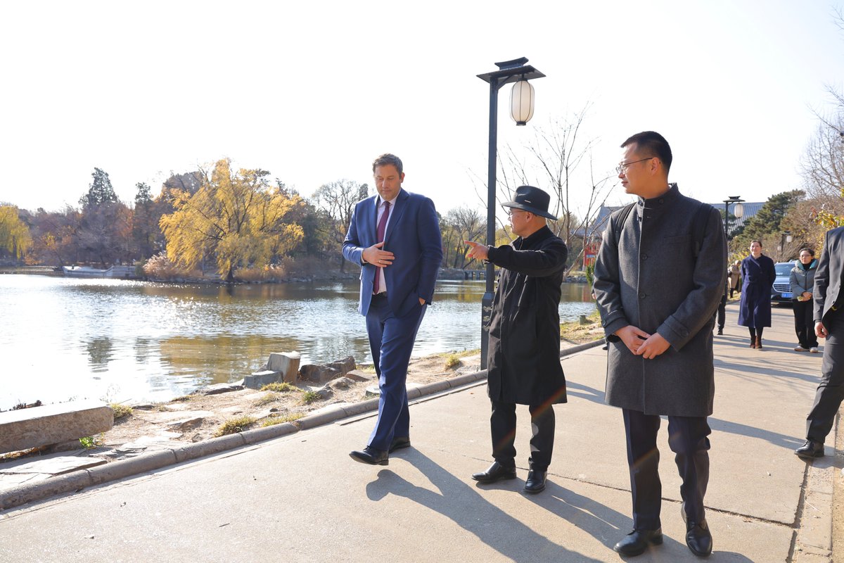 Almanya Vizekanzleri Lars Klingbeil, Pekin Üniversitesi'nde İklim ve Yapay Zekâ İş Birliğini Görüştü