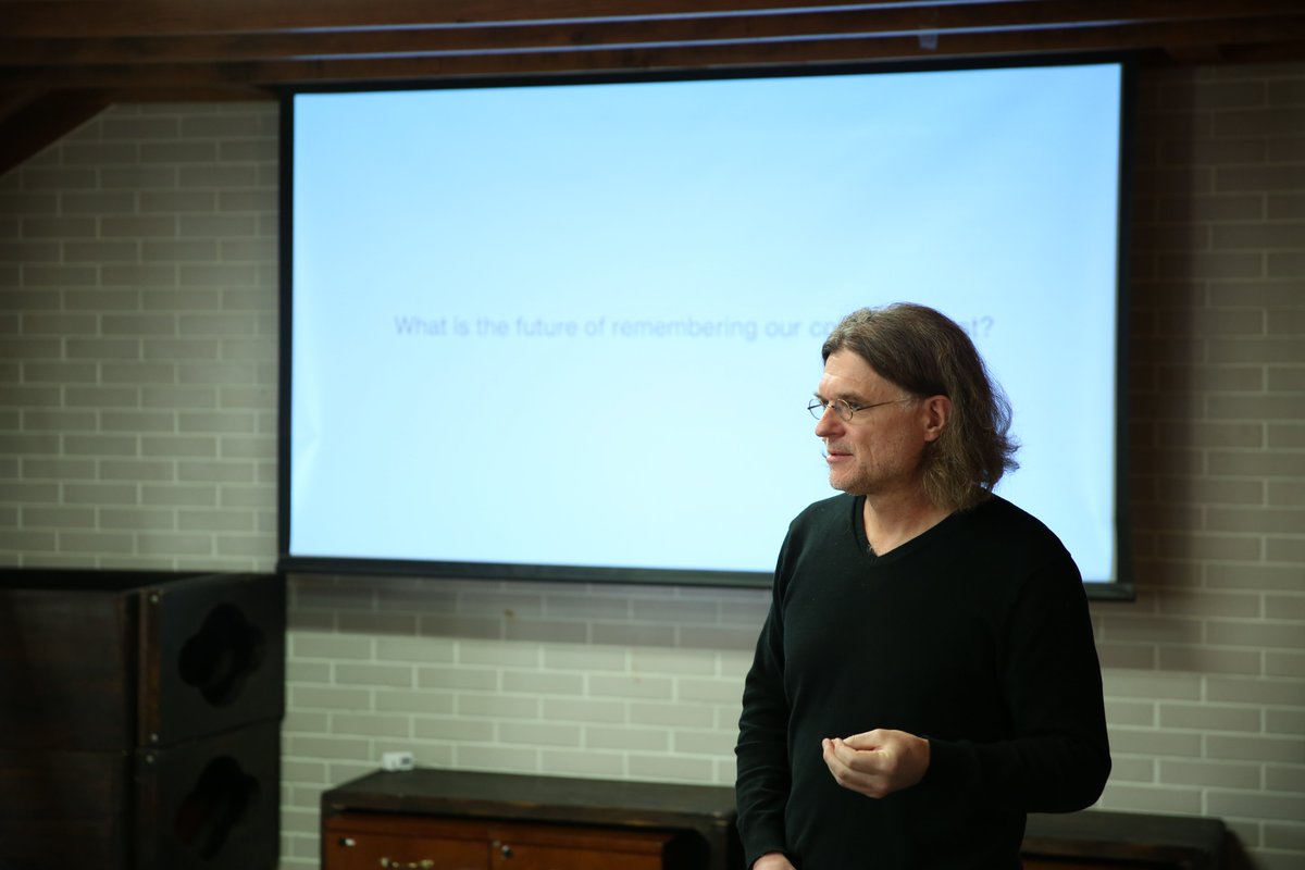 Peking Üniversitesi'nde Geleceğin Anı Makinesi: Sanal Gerçeklik Tarih Deneyimini Nasıl Dönüştürüyor?