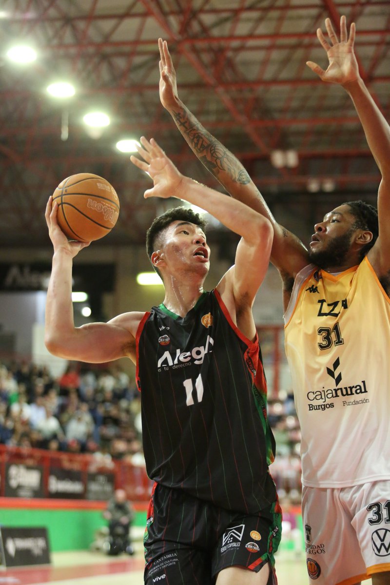 Yu Jiahao, İspanya'da Takımı Mağlup Olsa da 16 Sayı Kaydetti