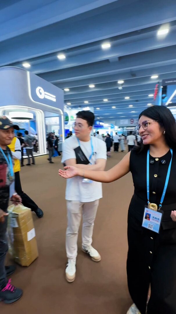 Peru'lu Vlogger'dan Canton Fuarı'nda Şaşırtıcı An