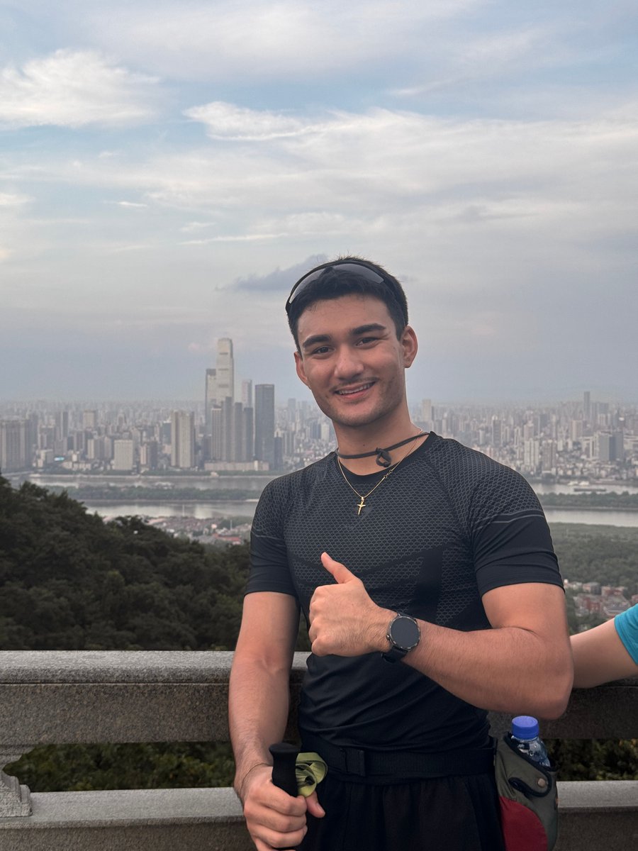 Mimarlık Fakültesi Öğrencisi, Spor ve Sanatın Eşsiz Buluşmasıyla Tasarımlarına Yön Veriyor Mimarlık Fakültesi Öğrencisi, Spor ve Sanatın Eşsiz Buluşmasıyla Tasarımlarına Yön Veriyor