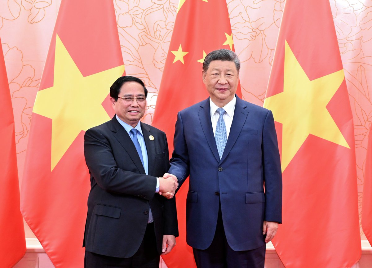 Çin Devlet Başkanı Xi Jinping ve Vietnam Başbakanı Pham Minh Chinh Tianjin'de Görüşüyor