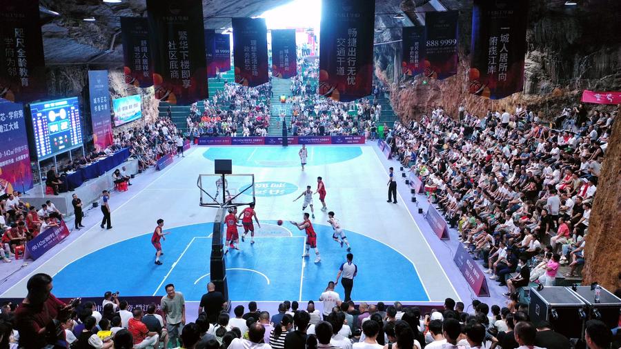Mağara Basketbol Turnuvası, Çin'in Güneydoğu'sunda Turizmi Canlandırdı