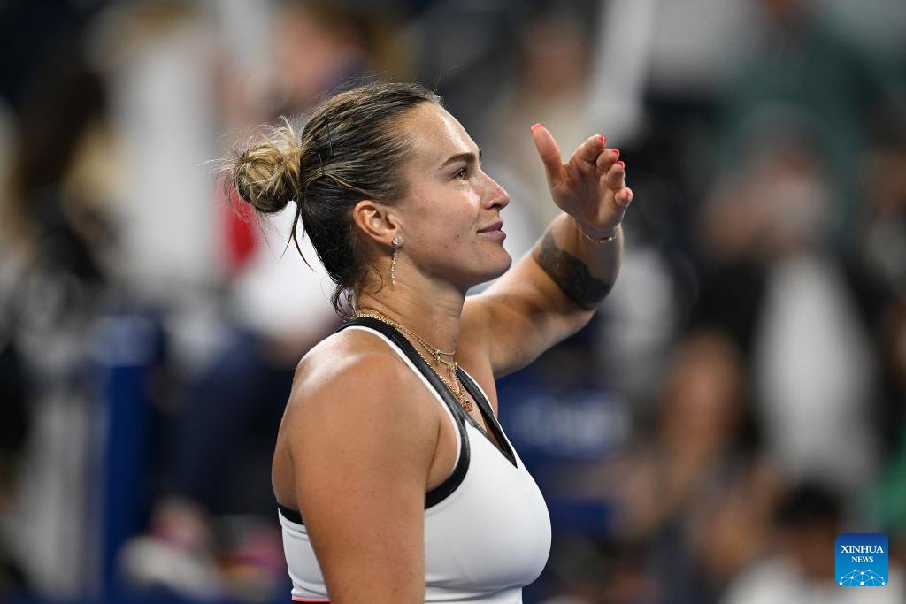 US Open'da Sabalenka ve Djokovic Yarı Finale Yükseldi