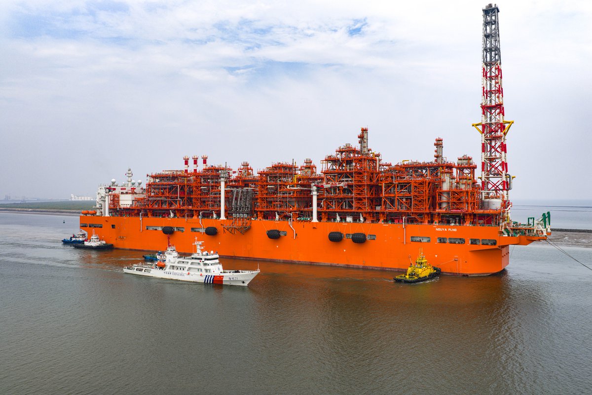 Çin, Dünyanın En Büyük Yüzer LNG Fabrikasını Kongo Cumhuriyeti'ne Teslim Etti