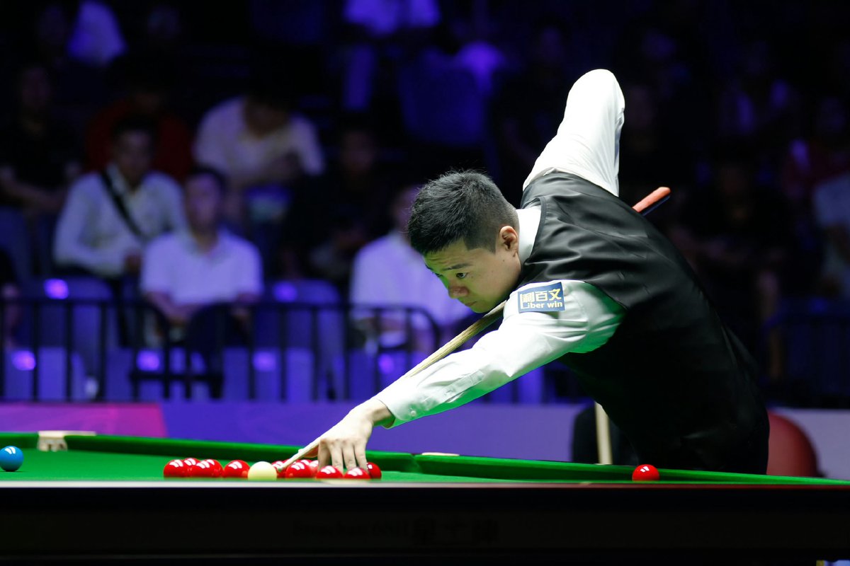 Ding Junhui ve Si Jiahui İngiltere Açık Snooker'da Son 32'ye Yükseldi