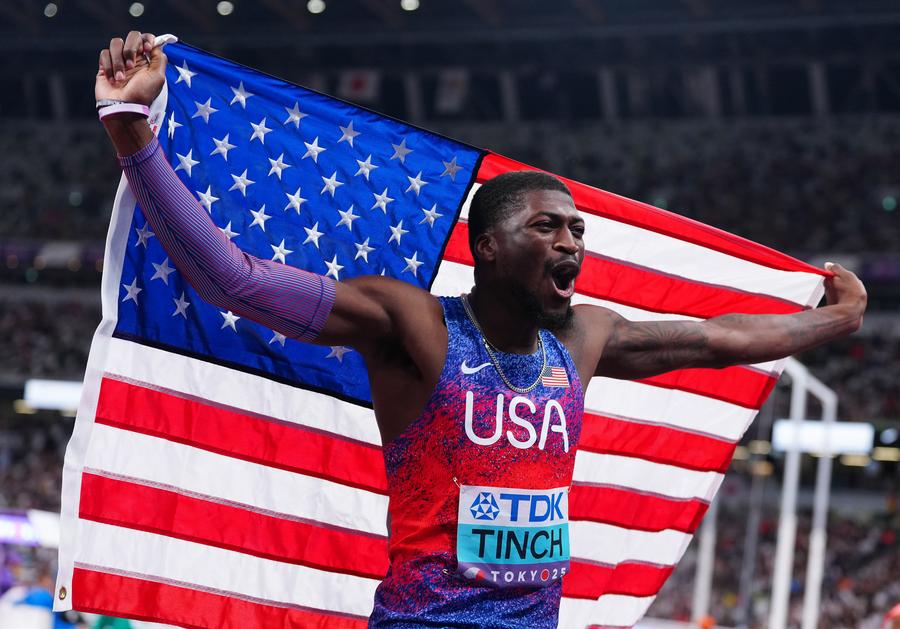Amerikalı Cordell Tinch Dünya Atletizm Şampiyonası'nda 110m Engelde Altın Madalya Kazandı