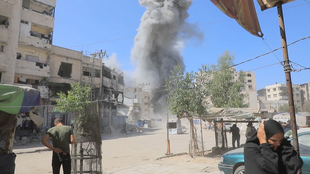 Gaza'da İsrail Saldırısında Yüksek Katlı Bina Yıkıldı