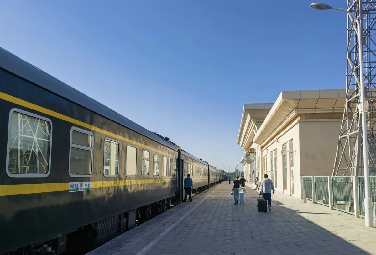 Çin'in Batı Ucu Akto Tren İstasyonu: Xinjiang'dan Dünyaya Açılan Kapı