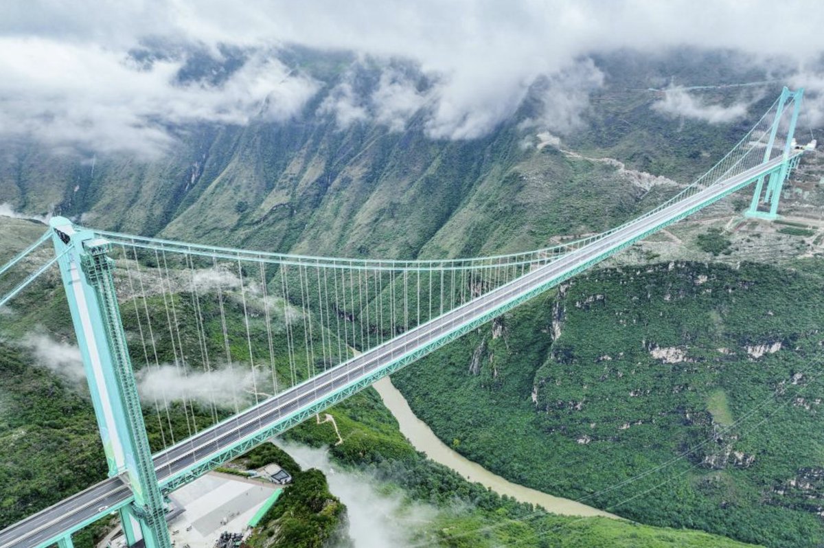 Çin'de Dünyanın En Yüksek Köprüsü Açılıyor: Huajiang Büyük Kanyon Köprüsü