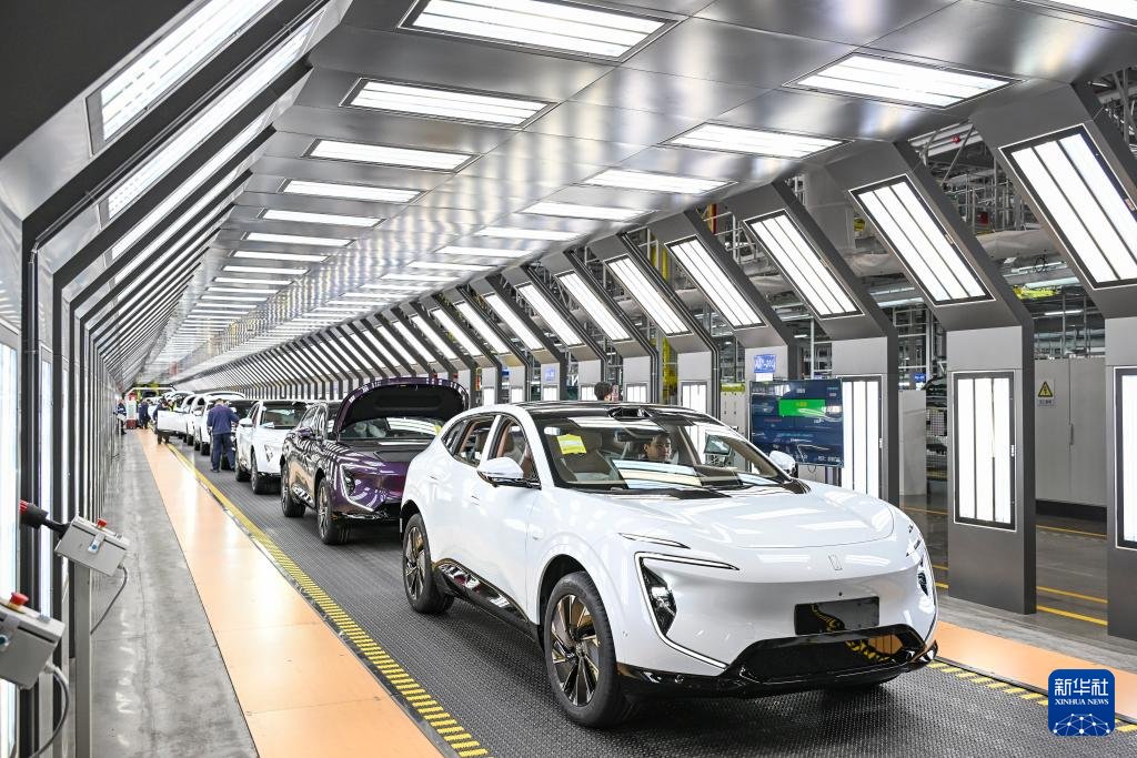 Otomotiv Sektörünü Desteklemek İçin Yeni Önlemler: Elektrikli Araç Kullanımının Yaygınlaşması Hedefleniyor