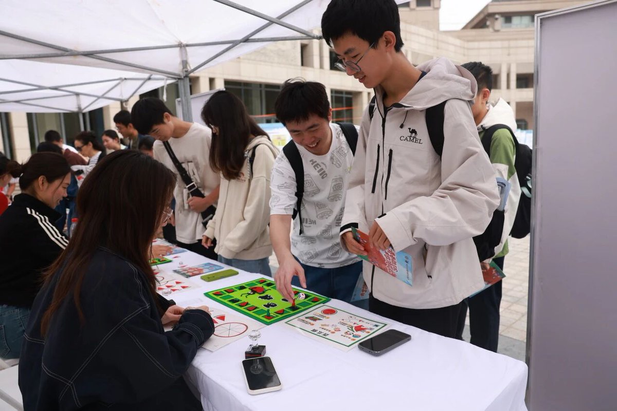 Peking Üniversitesi'nde Yetiştirilen Yerli Karpuzlar Öğrenci ve Akademisyenlerle Buluştu
