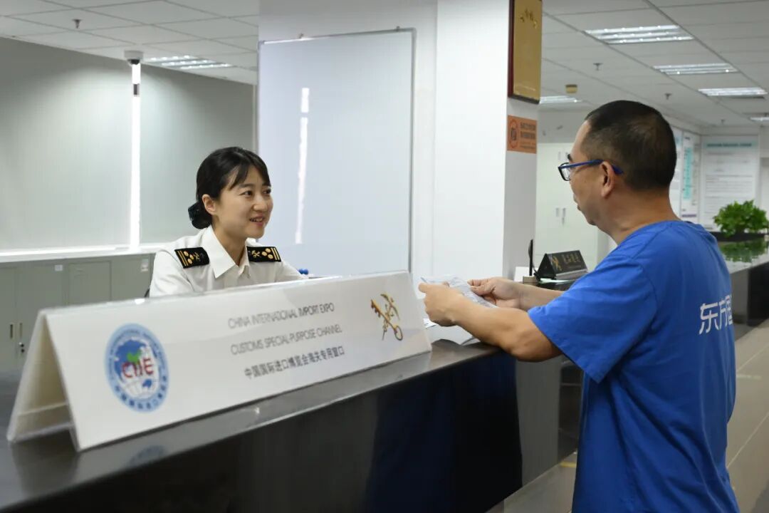 8. Çin İthalat Fuarı'na İlk Sergi Eşyaları Shanghai'a Ulaştı