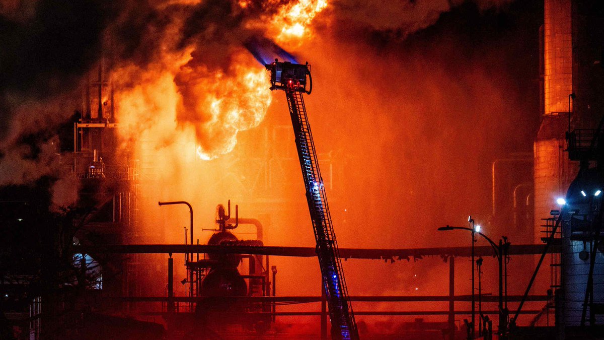 Los Angeles'taki Chevron Rafinerisinde Büyük Yangın