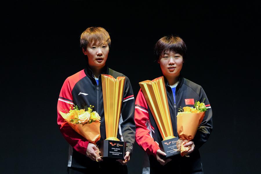 Wang Manyu ve Kuai Man, WTT China Smash'ta Kadınlar Çiftler Şampiyonu Oldu