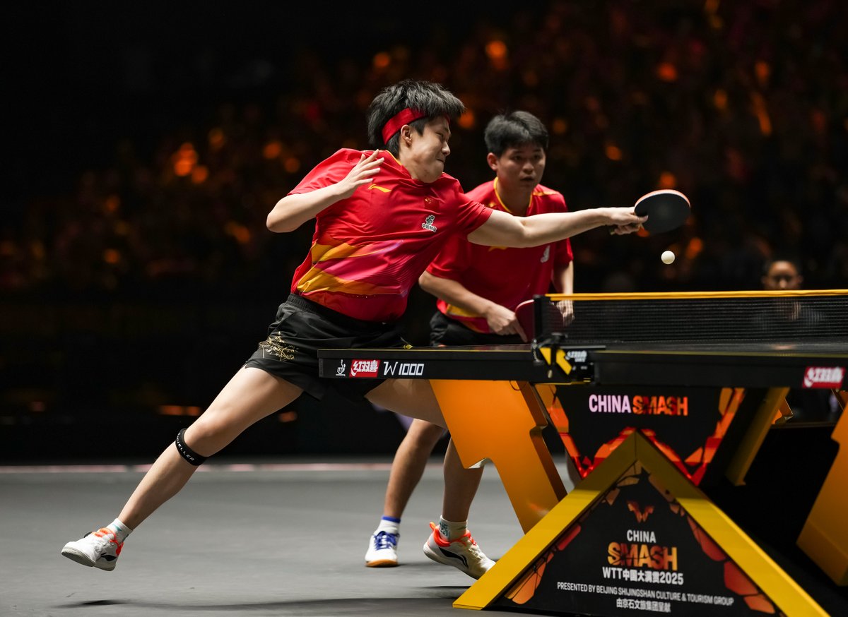 Çinli Masa Tenisçiler WTT China Smash'ta Büyük Başarı: İki Çiftler Şampiyonluğu ve Çeyrek Final Coşkusu