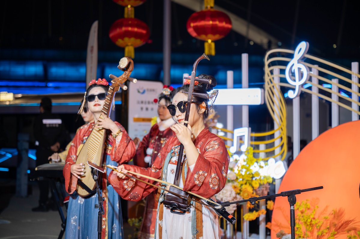 Jinjiang Nehri Gece Turları Chengdu Turizmine Canlılık Getiriyor