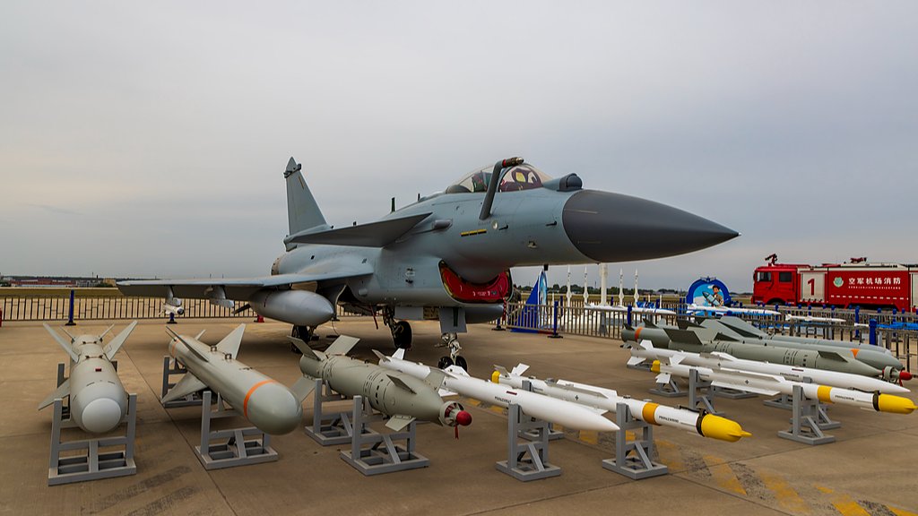 J-10C Savaş Uçağının Silah Taşıma Kapasitesi ve Tasarım Özellikleri