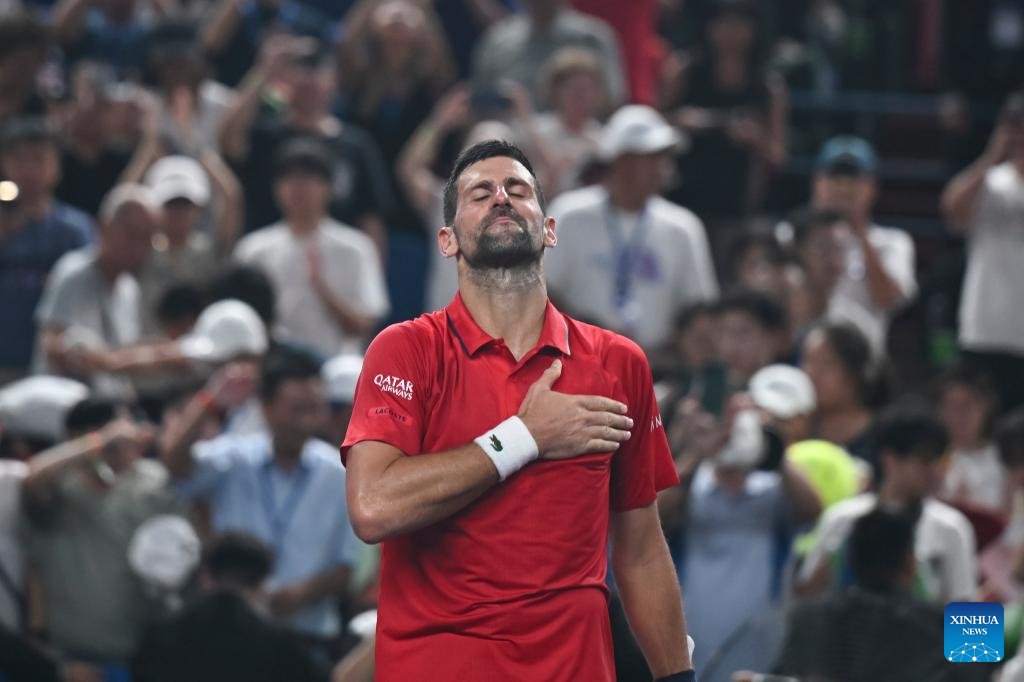 Novak Djokovic Zorlu Mücadele ile Shanghai Masters Çeyrek Finalinde