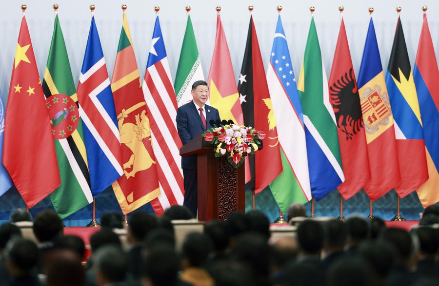 Çin Devlet Başkanı Xi Jinping, Kadınların Kapsamlı Gelişimi İçin Dört Öneri Sundu