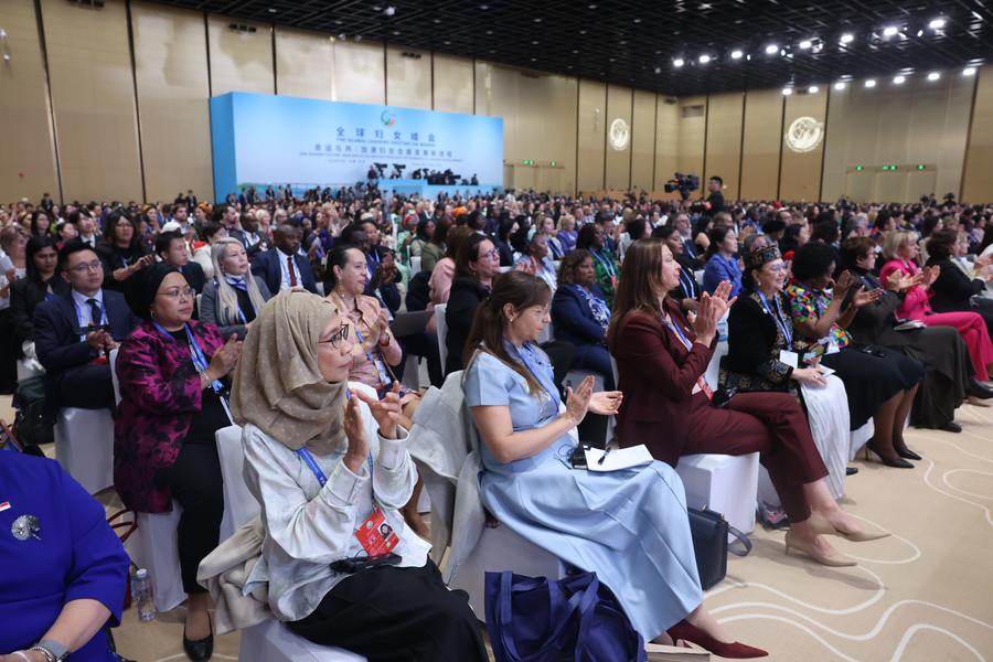 Pekin'deki Kadın Liderler Zirvesi, Küresel Kadın Hareketinde İlerlemeyi Hedefliyor