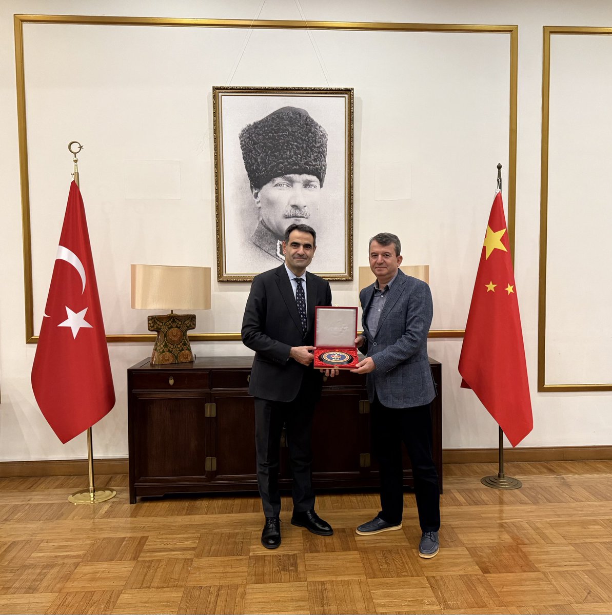 Türk Jandarma Generali Çin Ziyareti Kapsamında Büyükelçilikte Ağırlandı