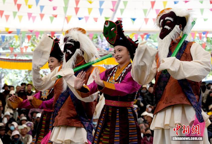 Tibet'in Başkenti Lhasa'da Renkli Kültürel Performanslar Sahnelendi