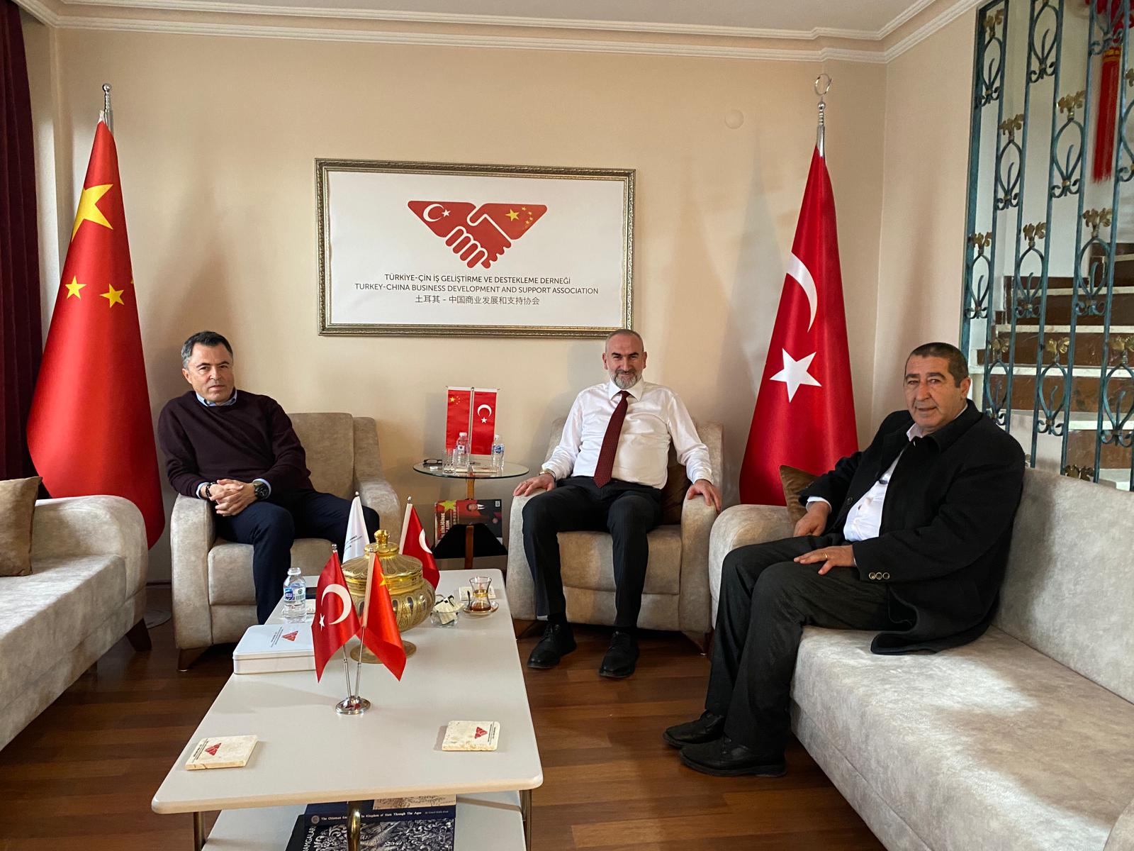 TC-İSGED Genel Başkanı Sn. İhsan BEŞER Başkan Yardımcısı Sn. Kemal ERDOĞAN ve Turkuaz Medya Y.K. Başkanı Sn. Mehmet ABDİOĞULLARI bir araya geldi.